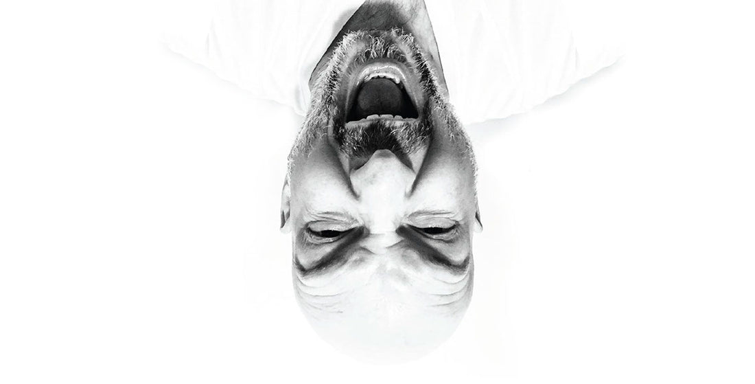 Autoportrait of Artist screaming , picture upside down, black and white